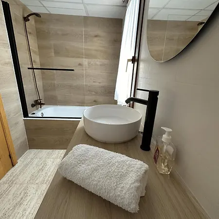 Amplio Y Comodo Chalet En Zaragoza Con Piscina Y Tenis Buitenkant foto