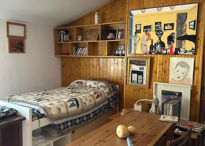 Amplio Y Comodo Chalet En Zaragoza Con Piscina Y Tenis