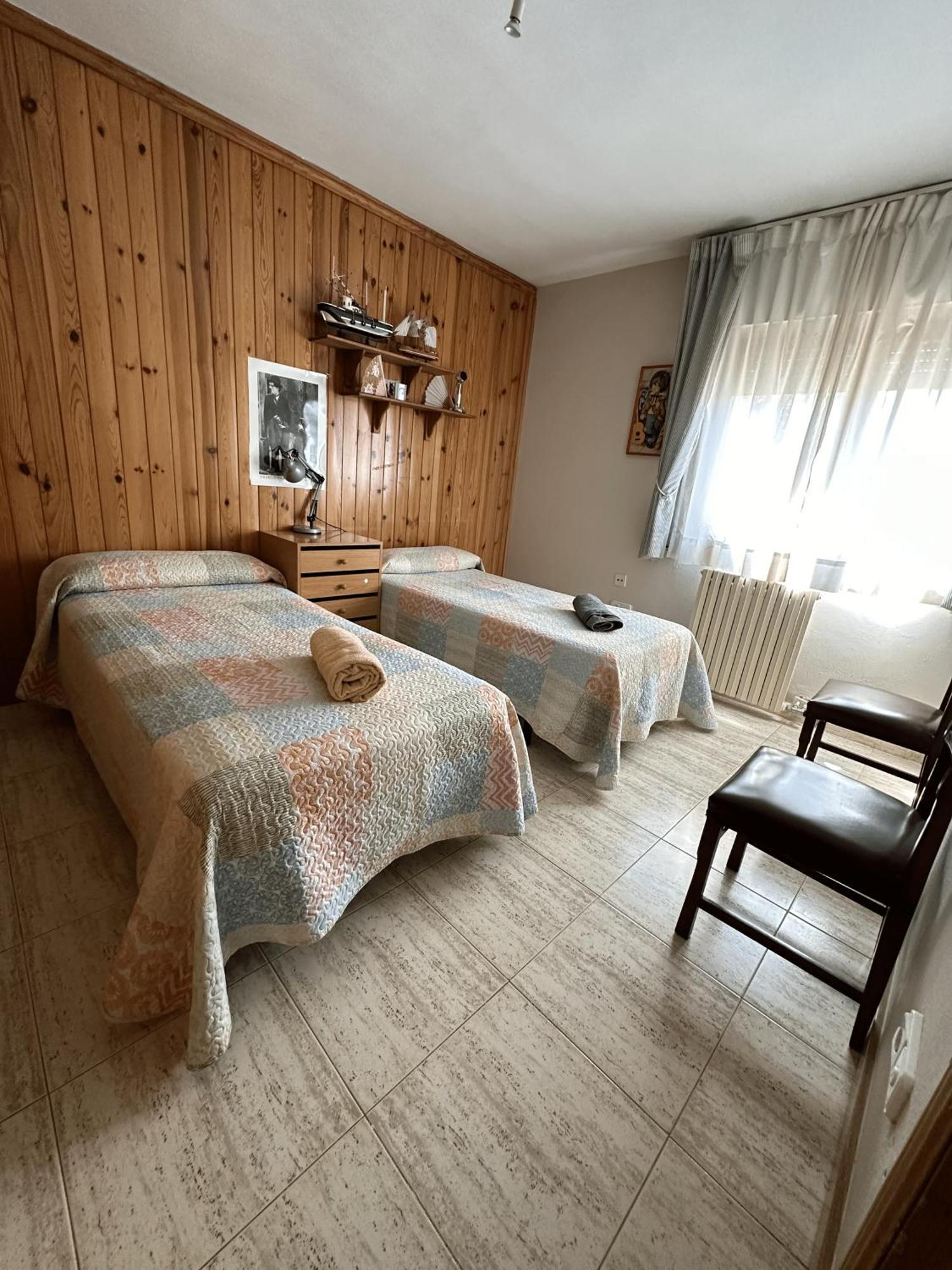 Amplio Y Comodo En Con Piscina Y Tenis Holiday home Zaragoza